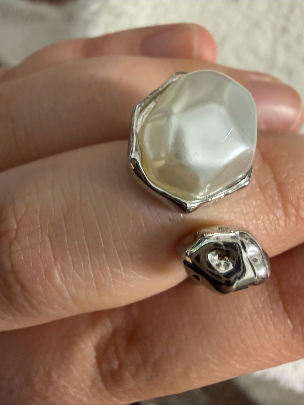 Silver Pearl Accent Open Ring - White/Gray